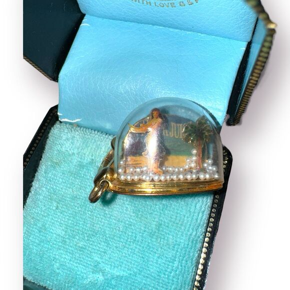 Juicy Couture Jewelry - Juicy Couture Aloha Snow Globe Charm Hawaiian Charm w/ Box Gold Tone Super Rare!